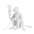 GloboStar® APES 01808 Μοντέρνο Φωτιστικό Πορτατίφ Λαμπατέρ Μονόφωτο 1 x E27 Λευκό Φιγούρα L30 x W27 x H30cm